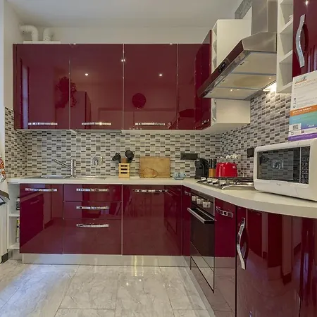 Red & White In The By Wonderful Italy Апартаменты