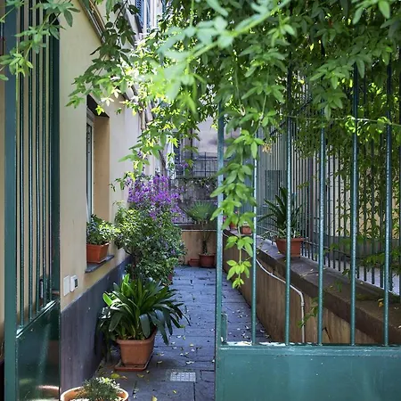 Red & White In The By Wonderful Italy Apartment